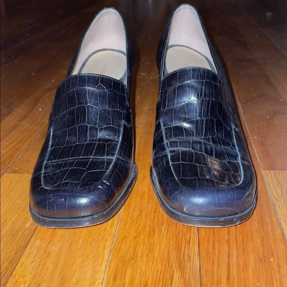 Antonio Melani Pretty Black Croc Embossed Leather Pump Loafers.  Size 9. EUC